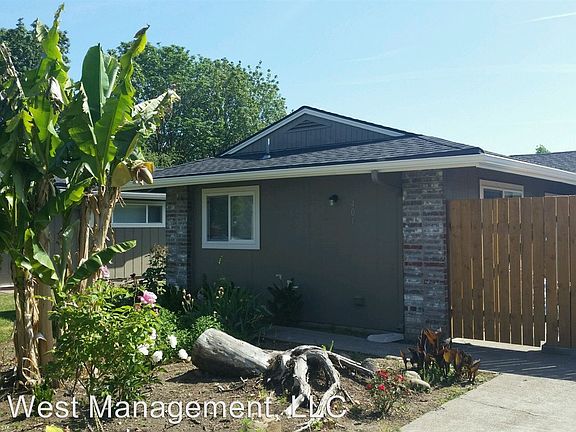 2nd image of 315 SE 118th Ave