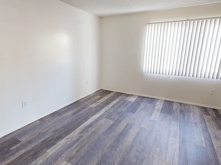 Maddox Appartments — Photo 24