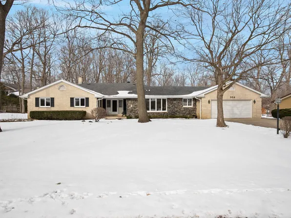 304 E Tall Trees Ln, Palatine, IL 60067