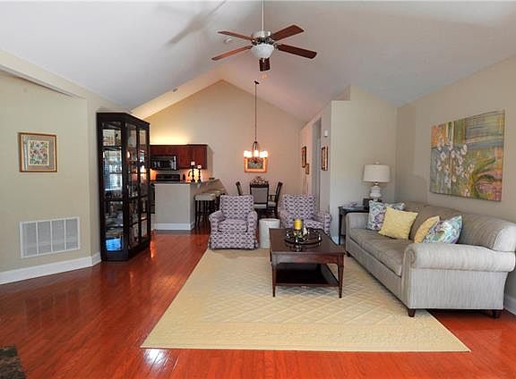 5th image of 803 Wynnshire Dr #B