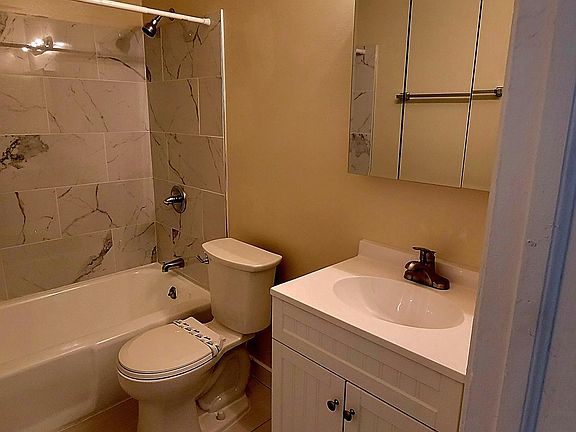 3rd image of 2822 Goolsby Ave