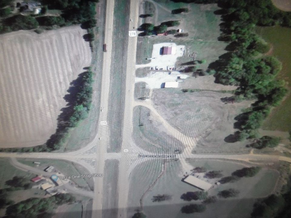 2nd image of 22162 Highway 6