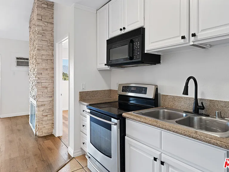5870 Benner St #304 — Photo 7