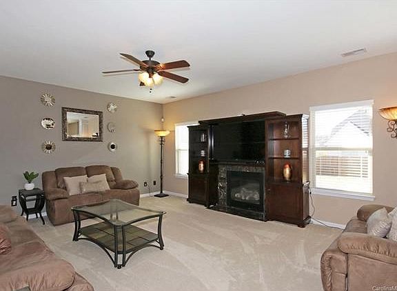 4th image of 109 Kenyon Loop