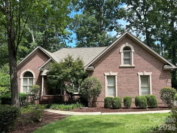 812 Beechleaf Ct, Lexington, SC 29072