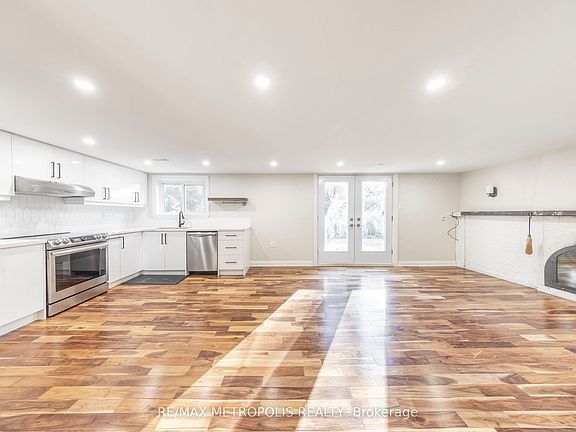 2nd image of 21 Hills Rd #Basement