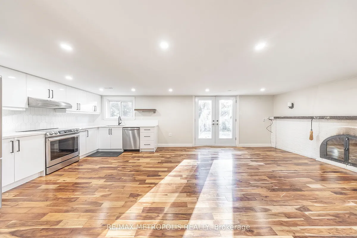 Building Photo - 21 Hills Rd #BASEMENT