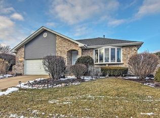 685 Vermont Rd W, Frankfort, IL 60423