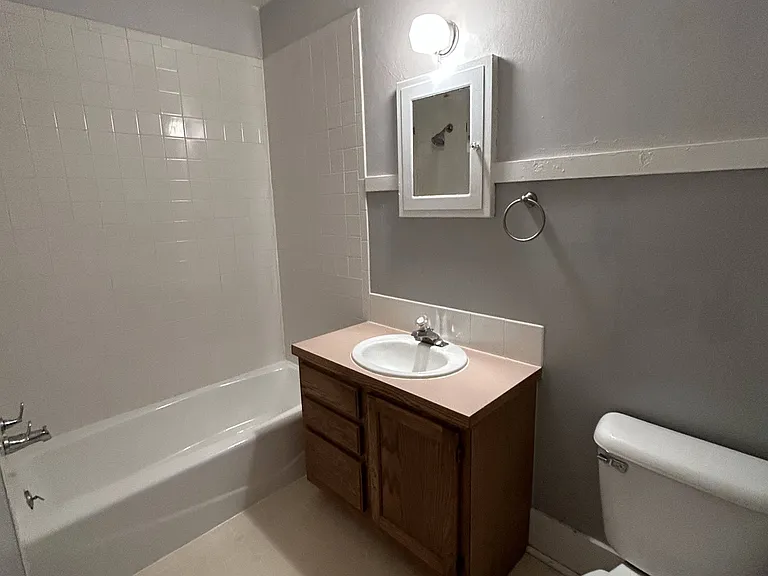118 Pine St — Photo 8