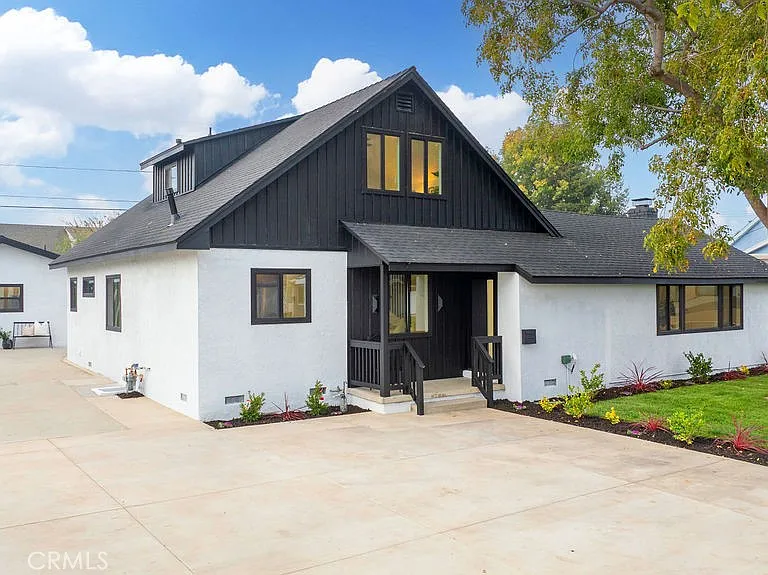 6091 Navajo Rd — Photo 1