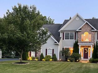 13 Ironwood Dr, Latham, NY 12110