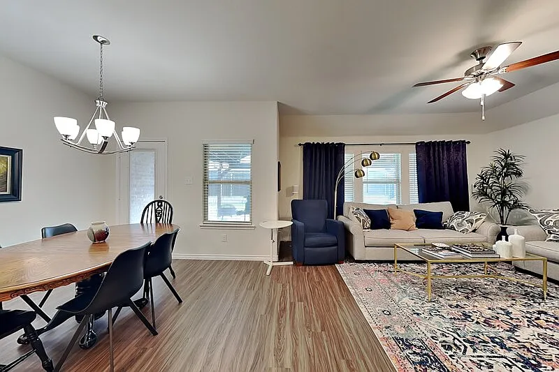 4 bed, 2.0 bath, 1868 sqft, $1,995 — Photo 2