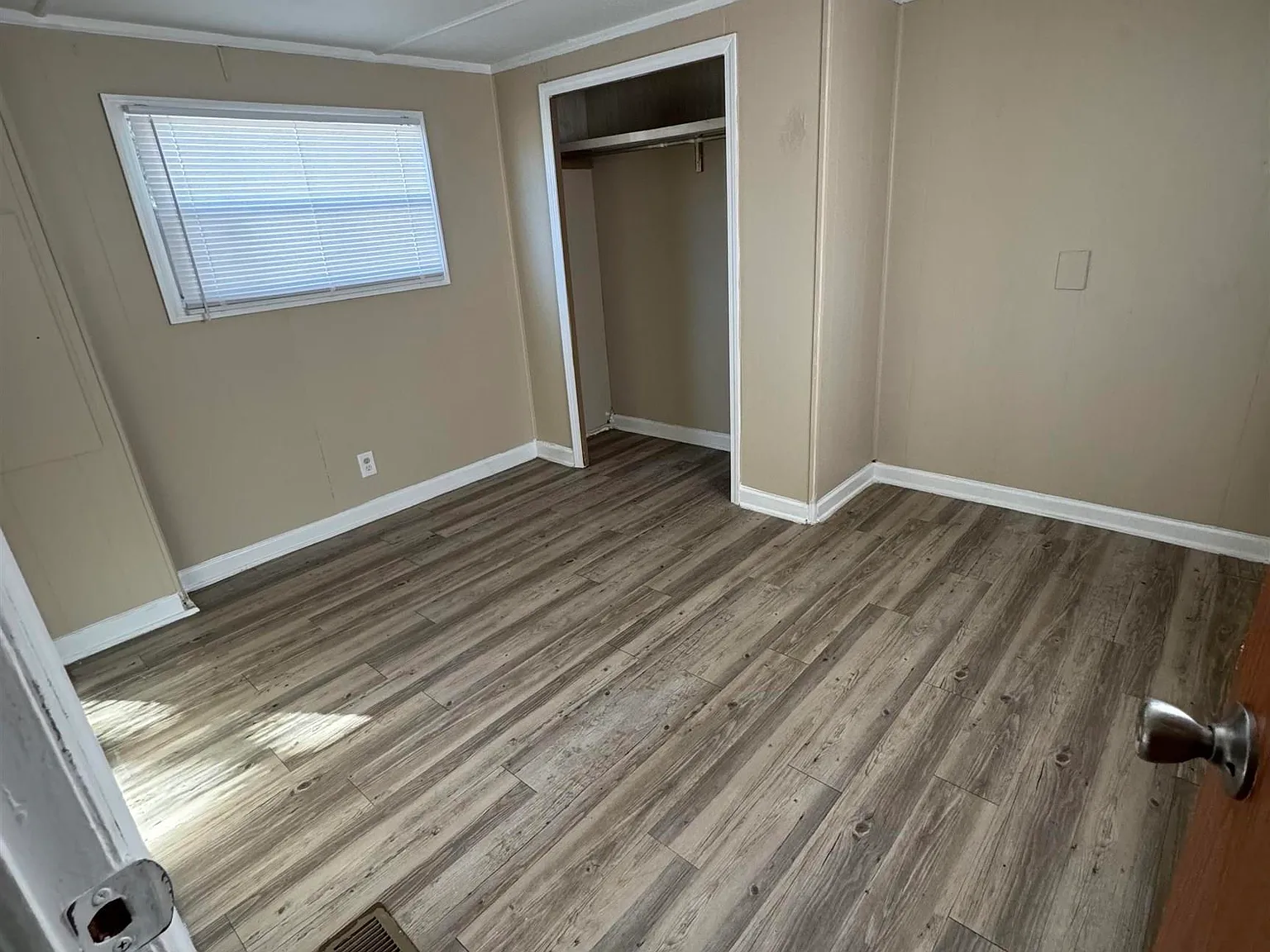 2 bed, 784 sqft, $950 — Photo 2