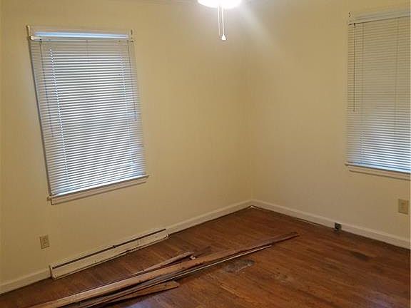 4th image of 215 N Cobb Ave