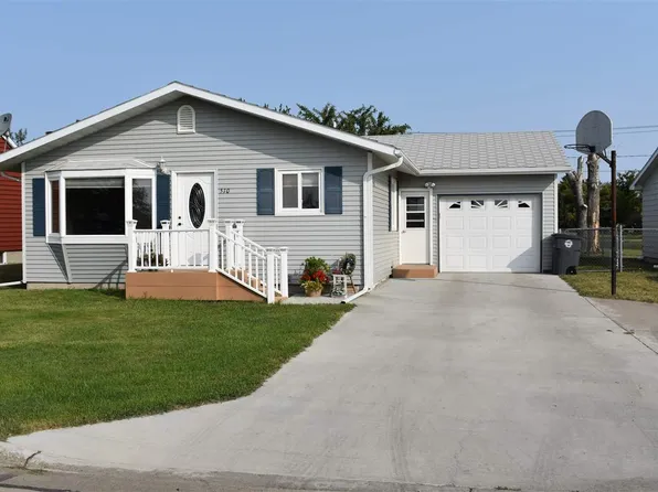 510 Borchardt Ave, Underwood, ND 58576