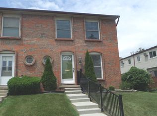 18549 Jamestown Cir, Northville, MI 48168