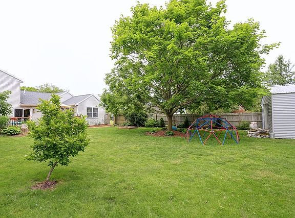 5th image of 203 Sharon Dr