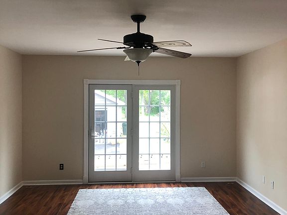 Large Family Room w/Doors Leading to Composite Deck