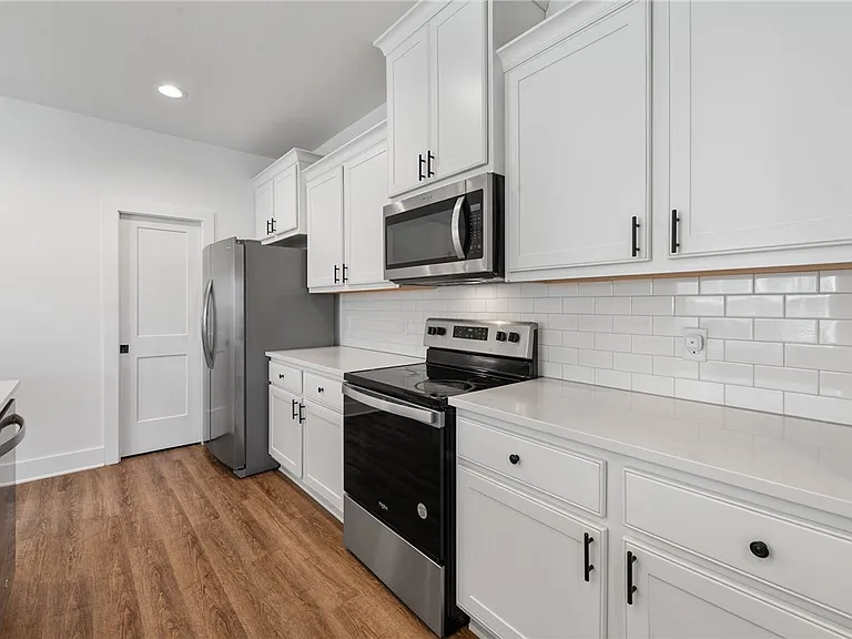 1619 Buena Vista Dr — Photo 9