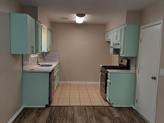 3rd image of 505 E Toledo Pl