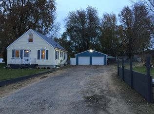 535 N Blue Creek Rd, Benton Harbor, MI 49022