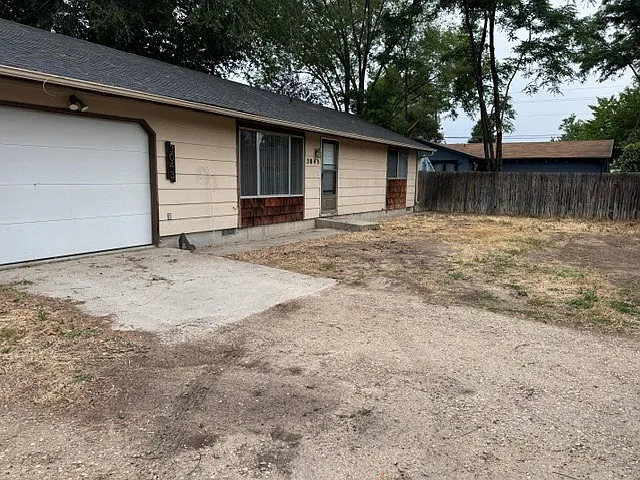3043 S Virginia Ave — Photo 1