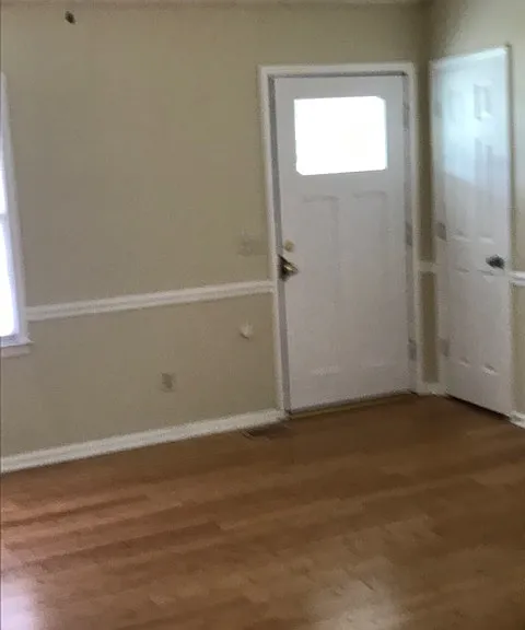 698 Florida Dr — Photo 9