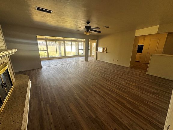 5th image of 3208 Durant Dr