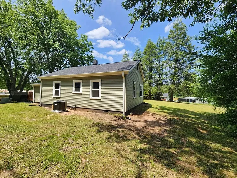 112 Jackson Ave — Photo 19