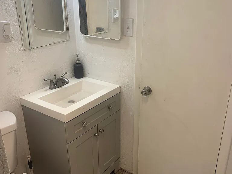 1522 Hall Ave #B — Photo 4