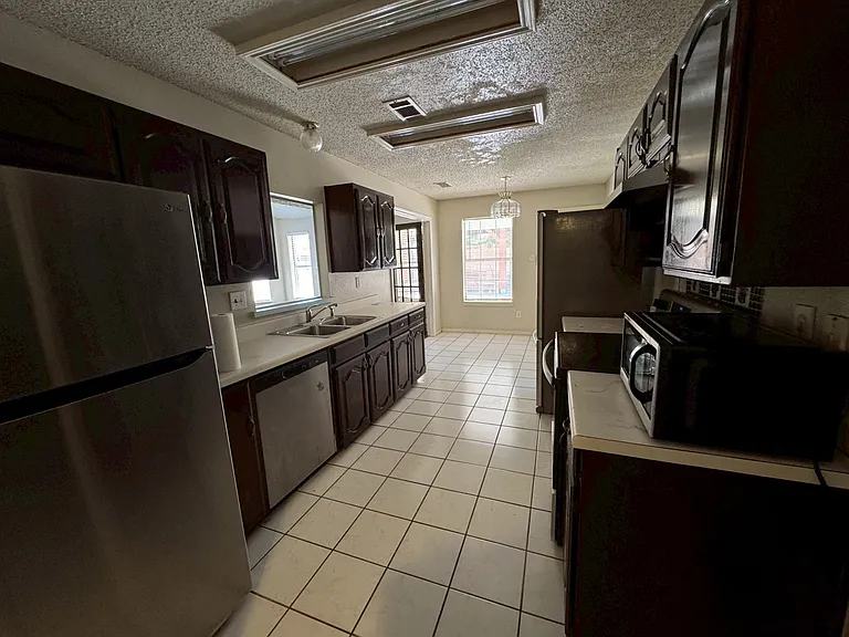 303 Trees Dr — Photo 7