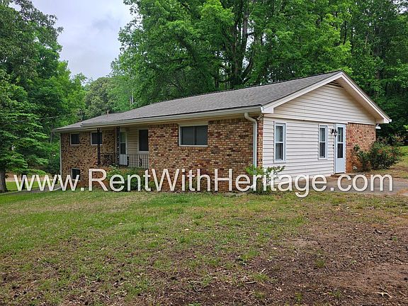3rd image of 6190 Knights Ln