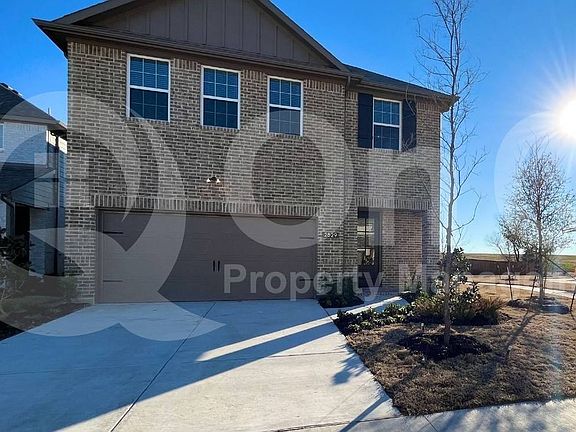 2nd image of 2829 Woodland Ct