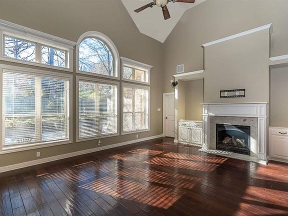 3rd image of 2402 Shadow Creek Cir