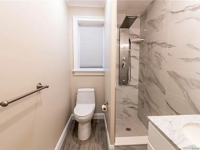 140 Woodside Grn #2B — Photo 18