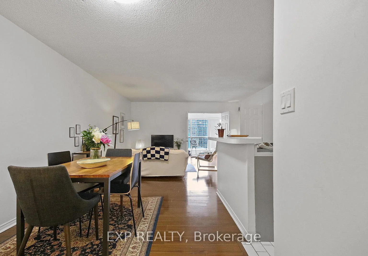 3 bed, $3,900 — Photo 2