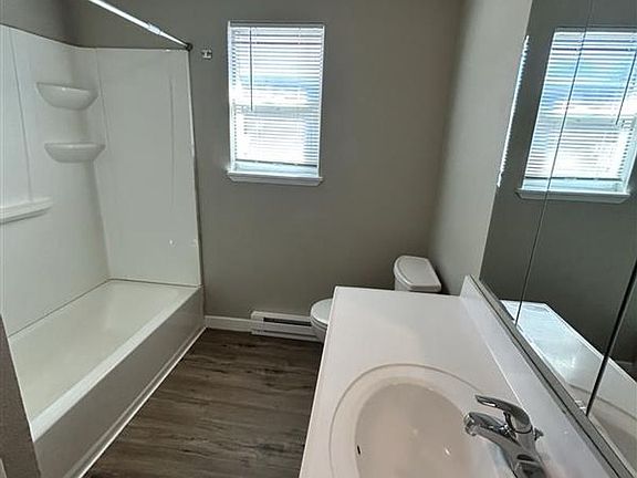5th image of 610 Roeder St APT 4