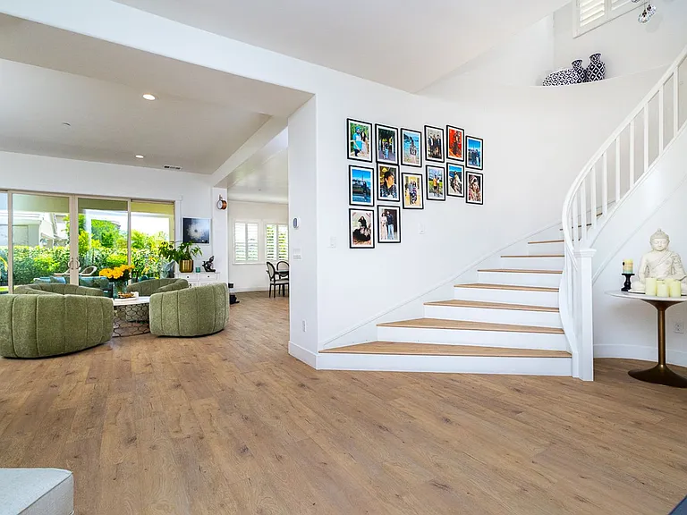 717 Wyeth Ct — Photo 3