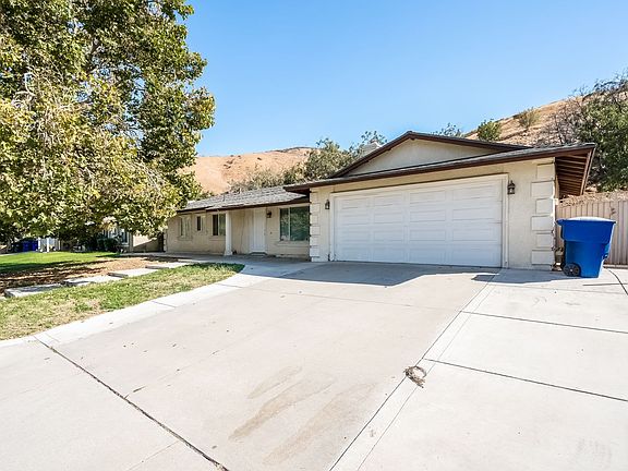 2nd image of 1625 Grossmont Dr