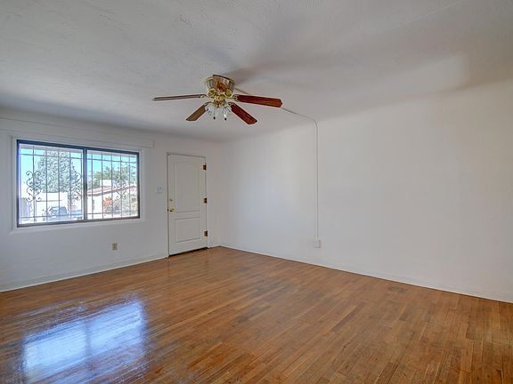 3rd image of 1516 Wilmoore Dr SE