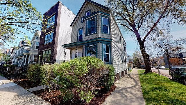 1st image of 2701 N Hamlin Ave #1