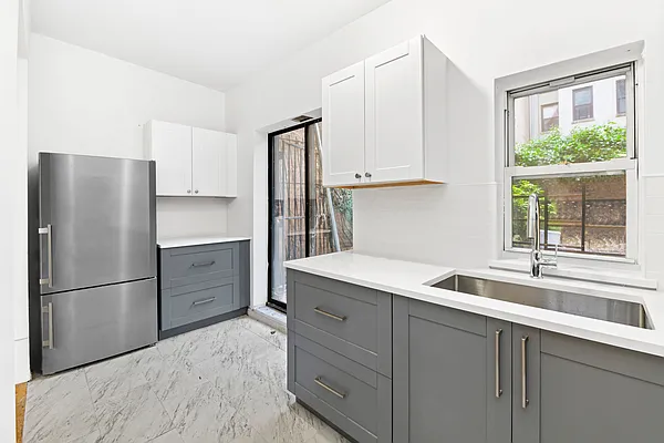 Rented by Compass | media 9