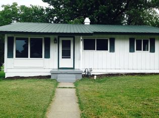 1318 Robertson Ave, Carthage, MO 64836