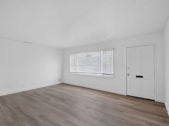 5th image of 421 Webster St