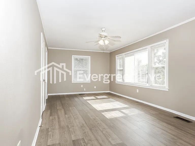 4612 Augusta St — Photo 3