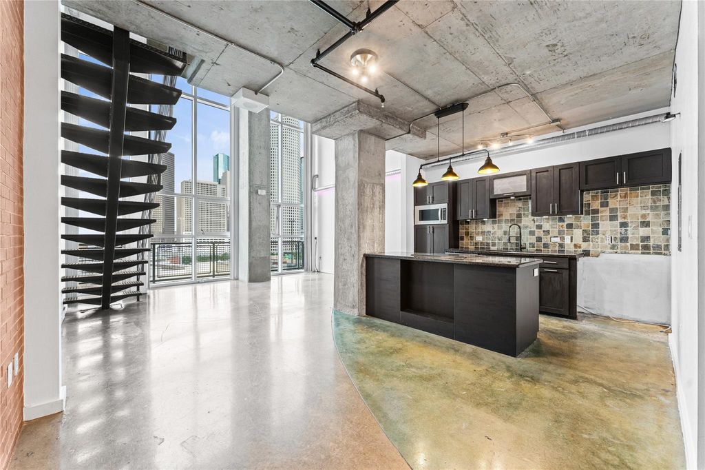 Διαμέρισμα 2 δωματίων, 175 m²