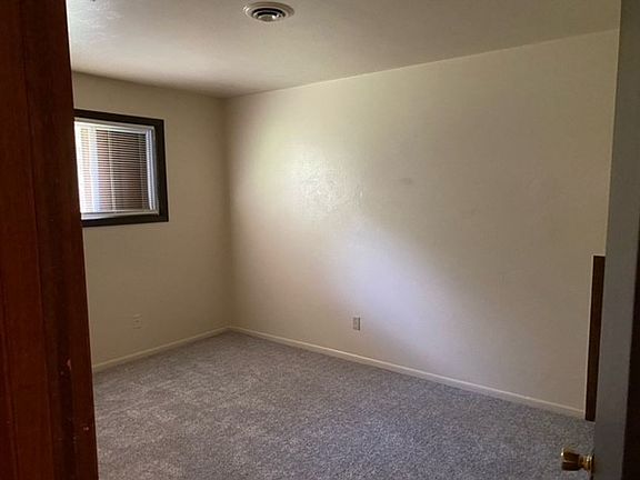 4th image of 1417-1419 Townline Ave #1417