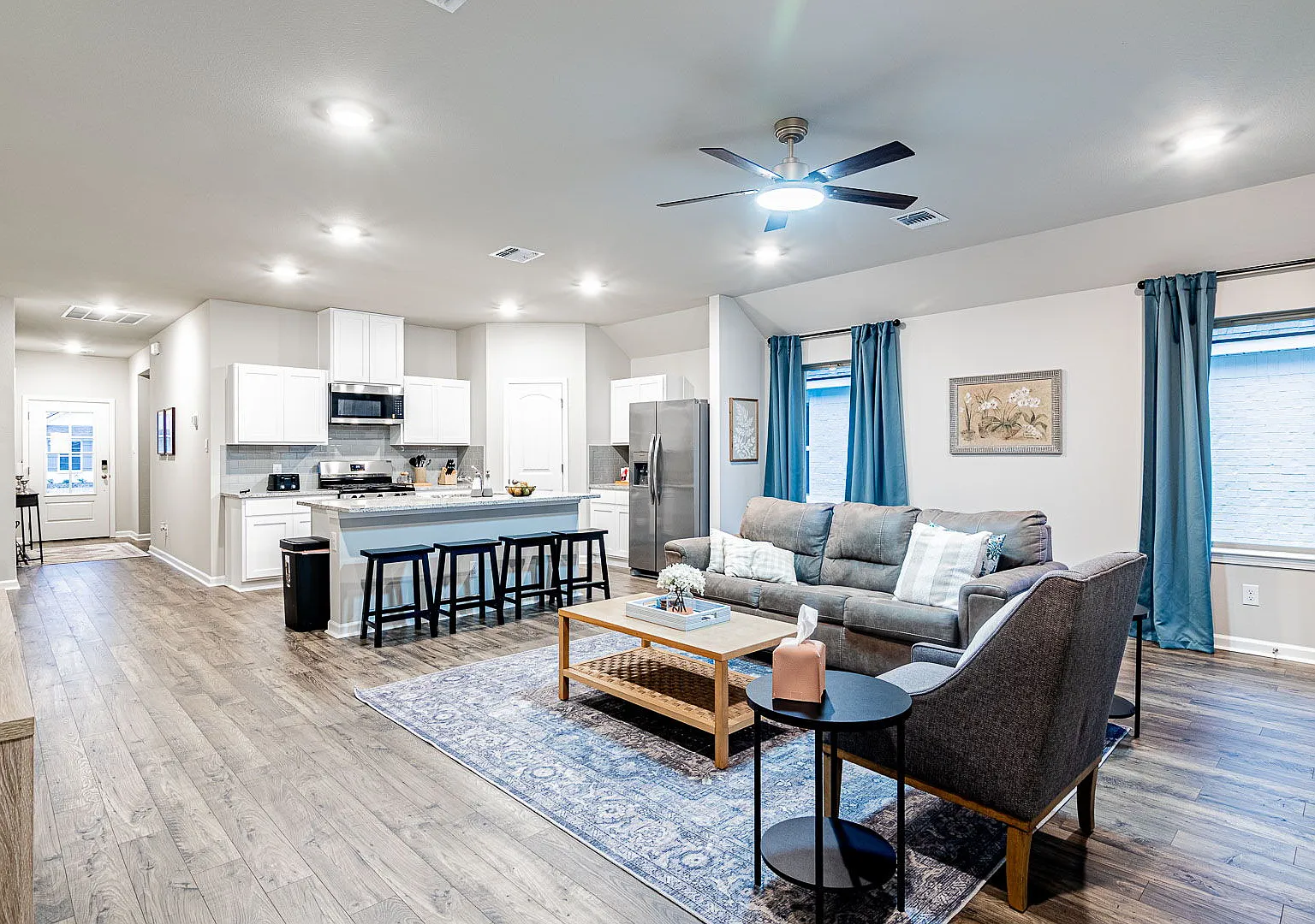 5 bed, 2087 sqft, $5,000 — Photo 4
