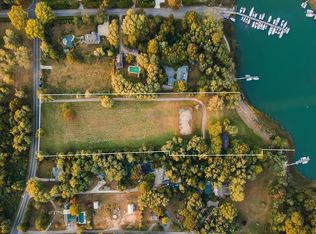 7 S Cartwright Rd, Shelter Island, NY 11964