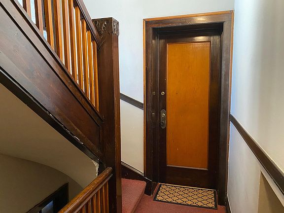 4th image of 7631 N Eastlake Ter APT 1E